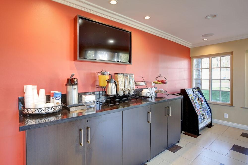 Ontario Inn & Suites Montclair Exteriér fotografie