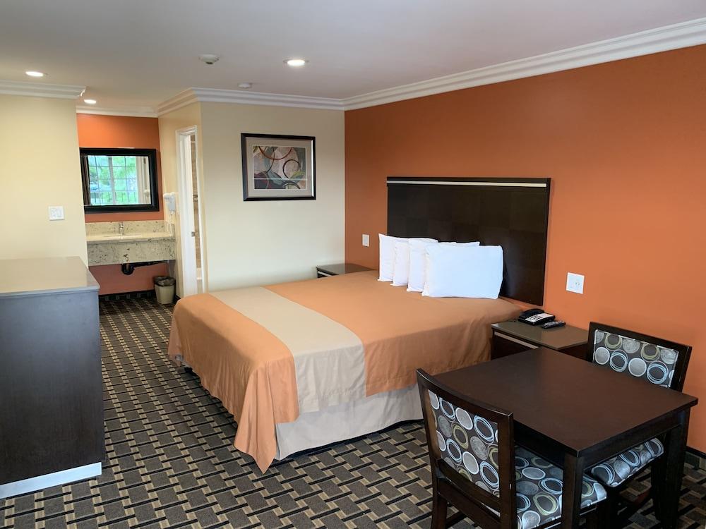 Ontario Inn & Suites Montclair Exteriér fotografie