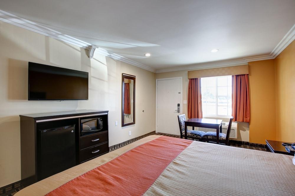 Ontario Inn & Suites Montclair Exteriér fotografie