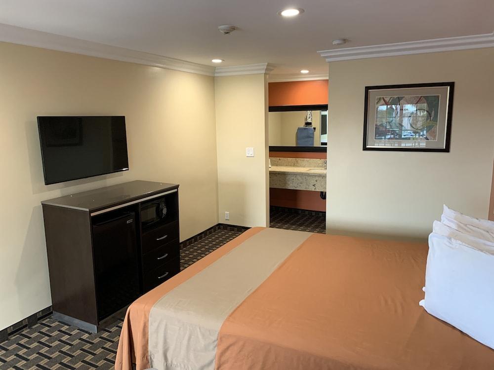Ontario Inn & Suites Montclair Exteriér fotografie